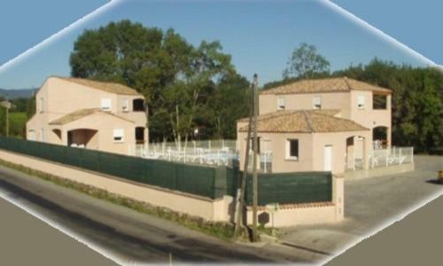 Les Amandiers Lablachere Bagian luar foto